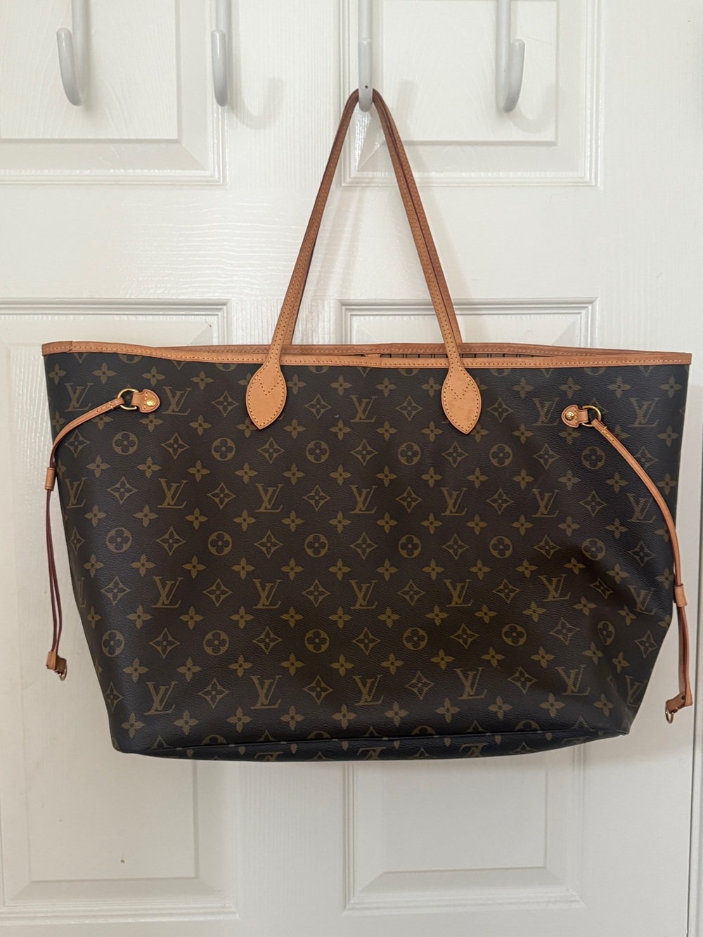 Louis Vuitton GM Monogram Canvas Tote in Brown with Tan Trim